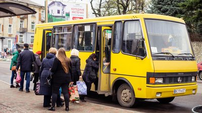 На Великдень на Львівщині громадський транспорт курсуватиме рідше