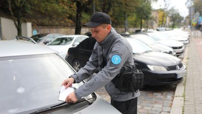 У Львові озвучили, що чекає на водіїв за порушення правил паркування