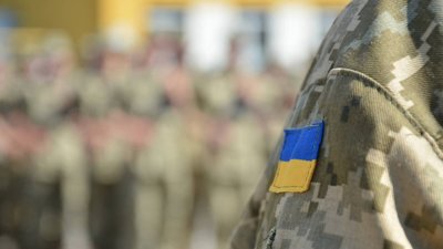 Залишився без руки: на Харківщині працівник ТЦК отримав важке поранення від вибуху невідомого предмета