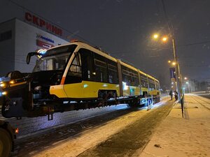 Львів отримав ще один п`ятисекційний трамвай (ФОТО)