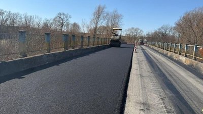 На Львівщині у чотирьох районах ліквідовують ями на дорогах