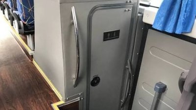 На кордоні з Львівщиною українка ховалася в туалеті автобуса, аби потрапити додому без документів