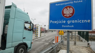 Польський суд заборонив перевізникам блокувати пункт пропуску на кордоні з Україною
