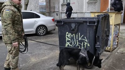 У Миколаєві на смітнику знайшли новонароджену дитину