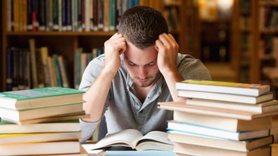 В Україні перевірять заклади освіти, в яких аномальний наплив студентів віком понад 25 років