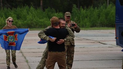 У суботу 307 українських воїнів повертаються з російського полону