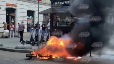 У центрі Львова спалахнув електроскутер (ФОТО/ВІДЕО)