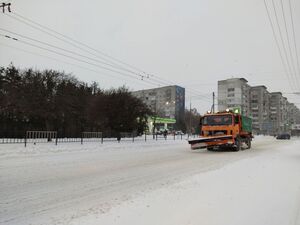 Зранку у Львові працювало 93 одиниці снігоочисної техніки, проблем з транспортом немає — ЛМР (фото)