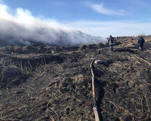 На Львівщині горить сміттєзвалище (фото)