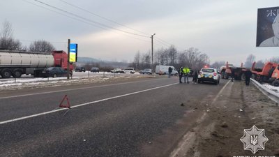 Увага! На Львівщині через ДТП повністю перекрита дорога