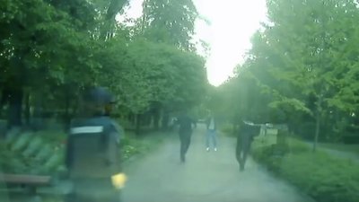 У Львові юнак у парку гуляв з пістолетом (ВІДЕО)