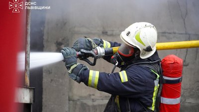 На Львівщині сталася пожежа в багатоповерхівці