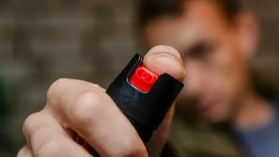 У Львові школяр розпилив газ із балончика у приміщенні навчального закладу: на місце події викликали «швидку»