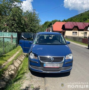 На Закарпатті 17-річна водійка на смерть збила 13-річну дівчинку, яка раптово вибігла на дорогу