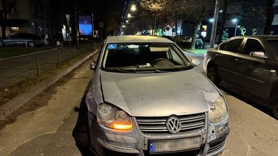 У Львові на вулиці Героїв УПА автомобіль збив пішохода
