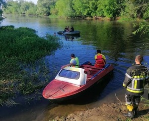 На Львівщині врятували життя чоловіку, який пішов купатися і ледь не потонув (ФОТО)