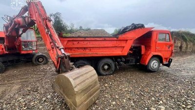 На Буковині викрили незаконний видобуток гравію на 15 млн грн