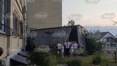 На Львівщині вантажівка протаранила будинок (ФОТО, ВІДЕО)