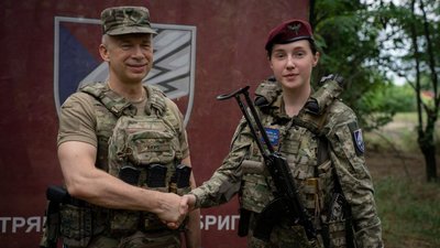 Захисниця зі Львівщини отримала почесну відзнаку «Золотий хрест»