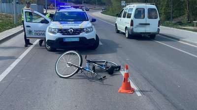 У Львові водій Renault збив велосипедистку