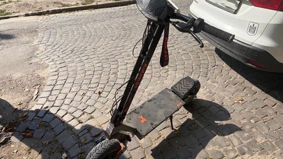 На Львівщині у ДТП постраждала малолітня пасажирка електросамоката