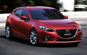 У Львові розшукується викрадена Mazda