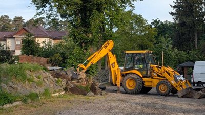 У Брюховичах почали демонтаж паркану навколо озера (ВІДЕО)