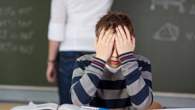 В Івано-Франківську дев’ятикласник зірвав урок інтимною іграшкою