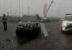 Водій "BMW Х5", керуючи напідпитку, розбив свій позашляховик (ФОТО)