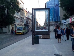 Нічний демонтаж у Львові - щезло 6 тротуарних панно