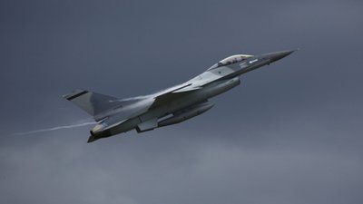 Румунія підіймала винищувачі F-16 через атаку російських дронів на Одещину