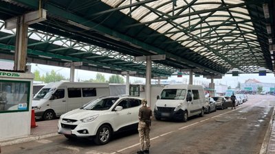 Прикордонники Львівщини попередили про ускладнення руху у двох пунктах пропуску