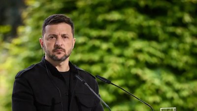 Зеленський заявив, що Україна не буде виводити війська з власних територій і обов’язок військових захищати територіальну цілісність країни