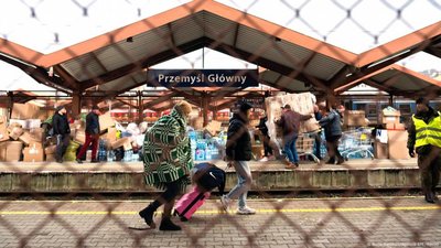 Українці зможуть вимагати репарації за вимушений виїзд за кордон