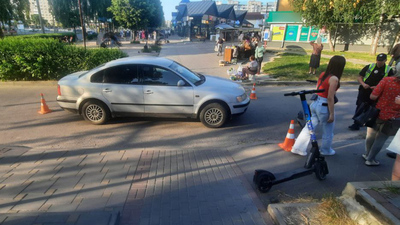 У центрі Луцька водій автомобіля збив хлопчика на велосипедній доріжці (ФОТО)