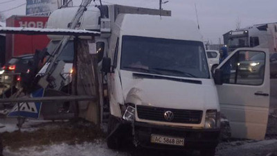 Біля Львова зіткнулися два автомобілі (ФОТО, ВІДЕО)