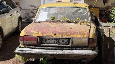 З вулиць Львівської громади заберуть ще 27 покинутих авто