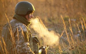 Внаслідок обстрілу окупантів загинула цивільна людина, військового поранено