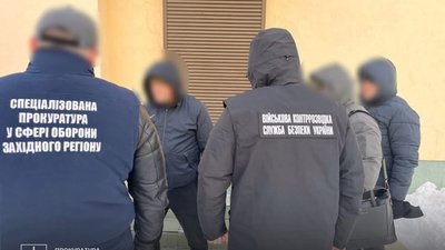 Військовий за 15 000 доларів обіцяв побратиму домовитися про лікування у львівському госпіталі