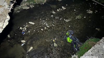 На Львівщині 17-річний мотоцикліст злетів у річку