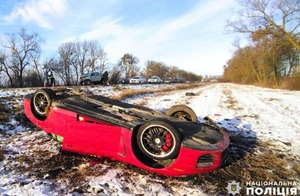 У ДТП на Рівненщині перекинувся «Porsche Рanamera» (ФОТО)