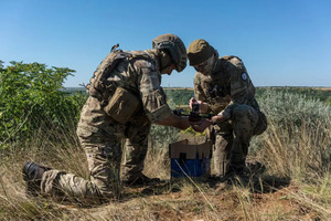 «Війна безпілотників»: нові правила Китаю щодо обмеження експорту компонентів для БПЛА створюють перешкоди для України  