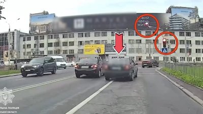 У Львові оштрафували водія Škoda, який проїхав на червоне світло