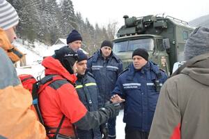 Рятувальники спустили всю групу туристів та тіла загиблих з гори Піп Іван