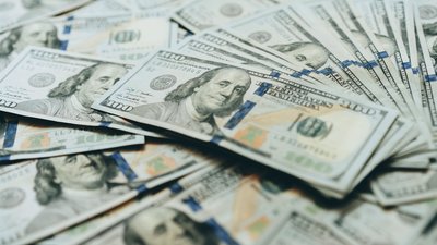 У Швейцарії українця змусили повернути майже 70 тисяч євро соцвиплат