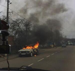 У Самборі вогонь повністю знищив автомобіль (фото)