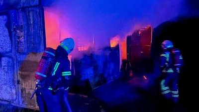 У Львові вночі згорів металевий вагончик