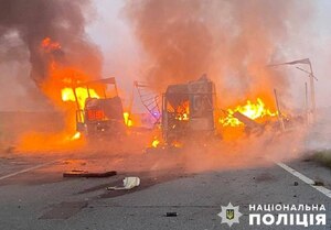 Везли гумдопомогу на передову: у жахливій ДТП загинули два волонтери з Львівщини (ФОТО)