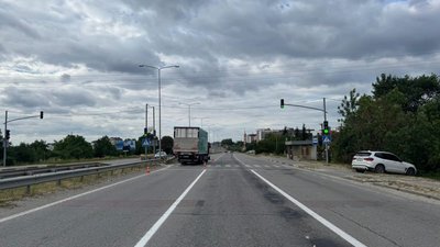 Неподалік Львова вантажівка збила 5-річну дівчинку