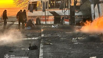 На Дніпропетровщині росіяни вбили 15 шахтарів, атакувавши автобус дронами